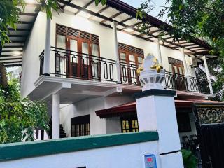 Saketha Villa, Thalpe - 500m to beach - 5