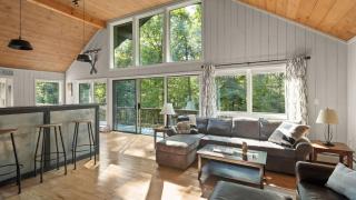 Stowe Woods Chalet - Hot Tub Fam-Friendly & Cozy - 5