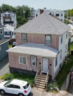 Sleeps 5-6 - across from Nantasket Beach - 4