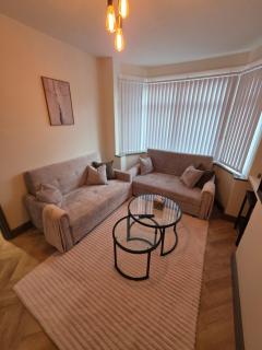 NEW-BHX-NEC-HS2-4Bed-Sleeps 6-Parking-WiFi - 6