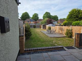NEW-BHX-NEC-HS2-4Bed-Sleeps 6-Parking-WiFi - 3