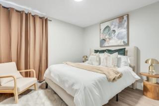 Spacious & Cozy 4-Bedroom Retreat Near the Falls Sleeps 8 - 6