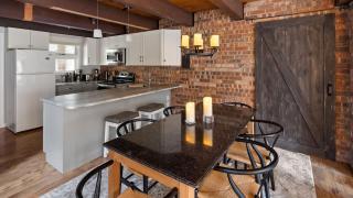 Sunflake - Stylish Fireplace Family Friendly - 7