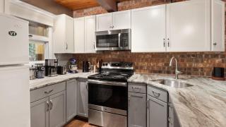 Sunflake - Stylish Fireplace Family Friendly - 3