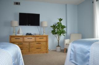 504 Surf Dweller by Alicia Hollis Realtor Rentals - Open March 16th Week - 2