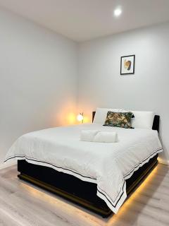 Boutique 4BR Haven - Wollert Family Home - 1