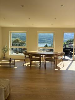 Lake & mountain views - Luxury penthouse - Free parking - 3