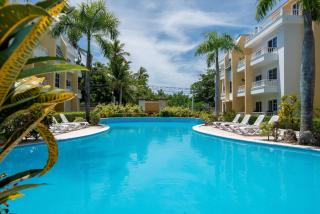 Estrella de Mar | 2BR Pool View Condo - 0