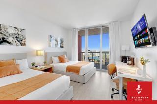 30th Floor Studio w Balcony Pool & Gym - 8