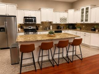 McCormick Meetup - Prime Location - Sleeps 16 - 3