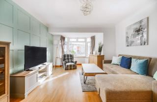 Froddington House - Near Beach, Shops & Parking - 0