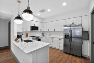 Elegant 1-bedroom with upscale interior details - 7