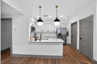 Elegant 1-bedroom with upscale interior details - 9