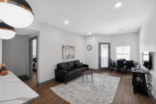 Comfortable 1-bedroom with modern amenities - 8