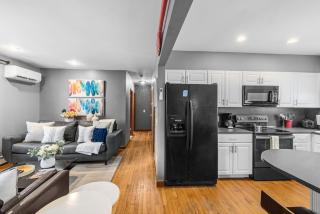 Walk to Boone Street, 1 Mile to Ocean Deck - 6