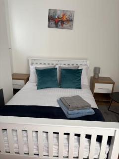 Lux Wolverhampton Stay Near Molineux Stadium - 9