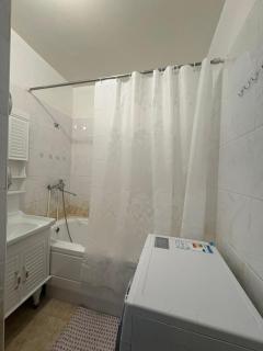 The best central location, new furniture, spacious - 2