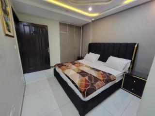 Sky Blue Luxury Apartment In Bahria Lahore - 8