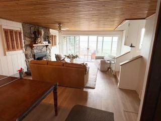 Lakefront home with great wifi - 6