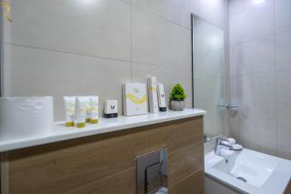 Modern 1BR Retreat in Oasis 2 Masdar City - 8