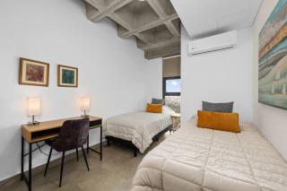 Apt with Sierra Madre views – 2 Bedrms – Amenities - 1
