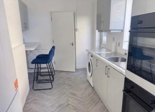 Borough Retreat 5BR Home - 6