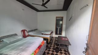 Hotel astha - 3