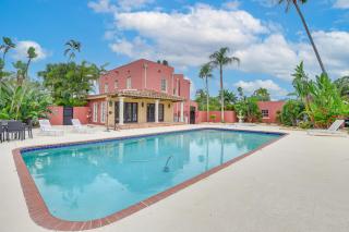 5 Mi to Anna Maria Island! Family Getaway w/ Pool - 0