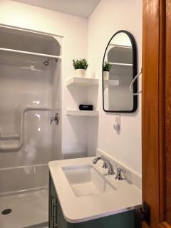 Hunts Point 2-BR Oceanview Rustic Coastal Retreat - 6