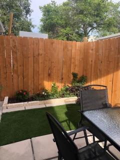 Adorable one bedroom studio near the beach - 2