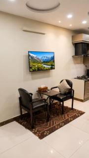 Sky Blue Luxury Apartment In Bahria Lahore - 6