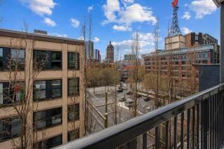 Modern Gastown 2BR Near Cruise Terminal - 1