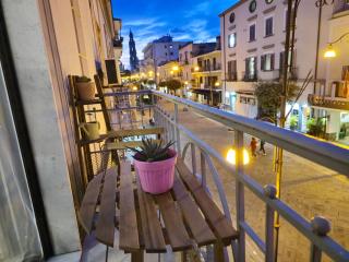 Domus Urbana - Central Apartment - 0