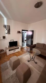 Lamour Apartment - 8