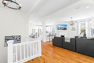 Stylish 2BR in Historic Home - Walk to Events - 8
