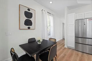 Designer 2BR - Historic Charm Walk to Fun - 1