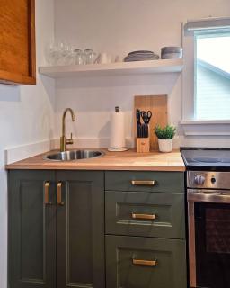 Hunts Point 1-BR Coastal Retreat - Cottage # 5 - 8