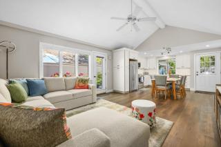 Charming cottage in New Seabury - 0