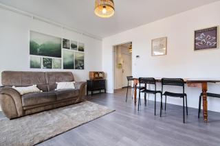 3 bedrooms, Free parking, 10 min from the Arena - 5