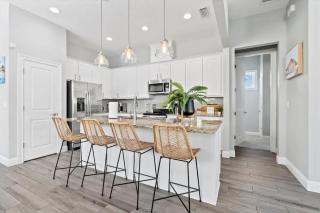 Luxe at Le Beach - Sleeps 12 Spacious WIFI TV - 8