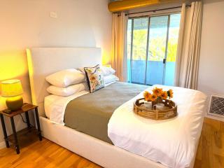 Escape to beautiful Echo Park Lake - 5