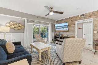 Oceanwalk 7-306 - 9