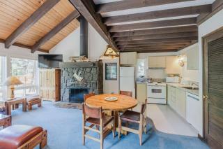 Black Butte Retreat w Resort Amenities Near Hiking and Bike Trails - 2