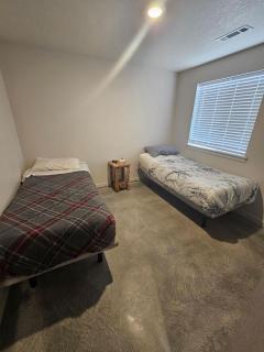 Cozy 2BR Home Parking Full Kitchen - 4