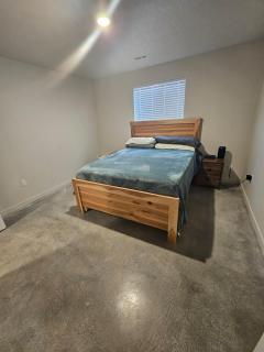 Cozy 2BR Home Parking Full Kitchen - 8