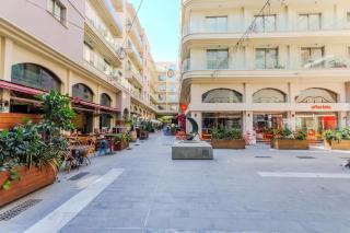 Luxury 2BR Apartment 1 min to Beach - 5