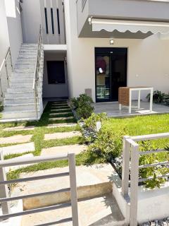 Paralia Ofriniou Oasis Apartment with Swimming Pool Access and Starlink WIFI - 0