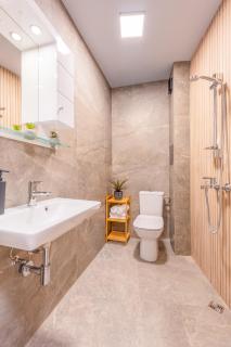Infinity Sea View Luxury Apartment & Free parking - 5