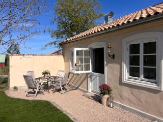 Newly Built Guesthouse Near Coast & Golf - 1