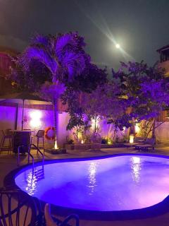 TRR2-2BR Apt, near Beach with Fine Cuisine & Pool - 3